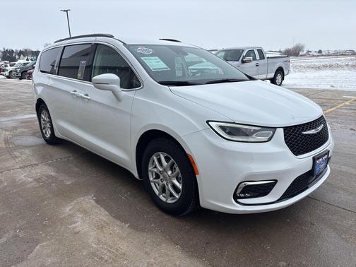 2022 Chrysler Pacifica Touring-L