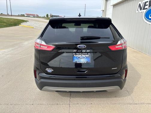 Black Metallic 2024 Ford Edge SEL