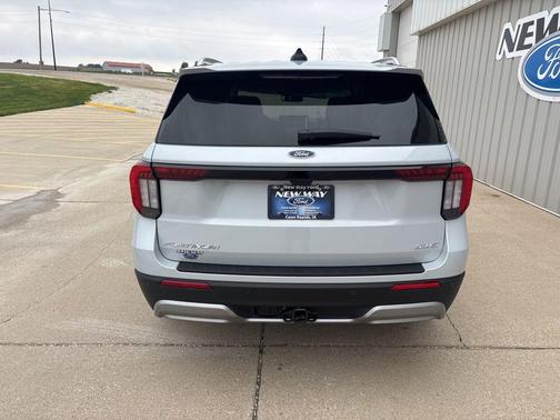 Space White Metallic 2026 Ford Explorer Platinum