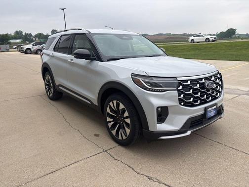 Space White Metallic 2026 Ford Explorer Platinum