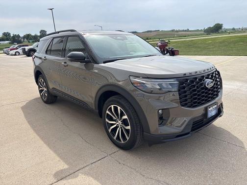 Gray 2026 Ford Explorer ST-Line