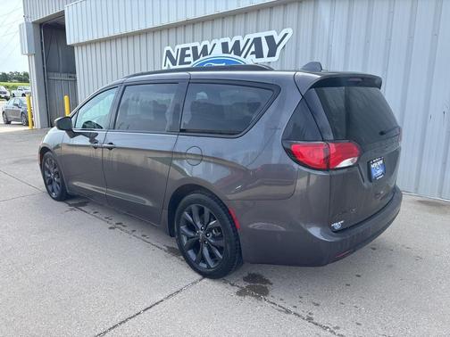 2019 Chrysler Pacifica Touring-L Plus