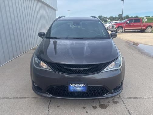 2019 Chrysler Pacifica Touring-L Plus