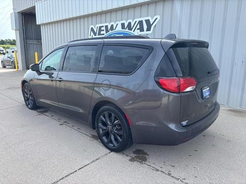 2019 Chrysler Pacifica Touring-L Plus