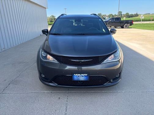 2019 Chrysler Pacifica Touring-L Plus