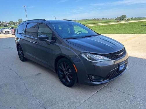 2019 Chrysler Pacifica Touring-L Plus