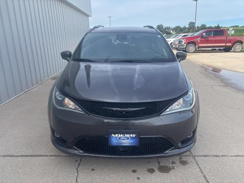 2019 Chrysler Pacifica Touring-L Plus