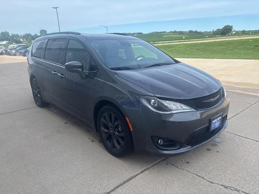 2019 Chrysler Pacifica Touring-L Plus