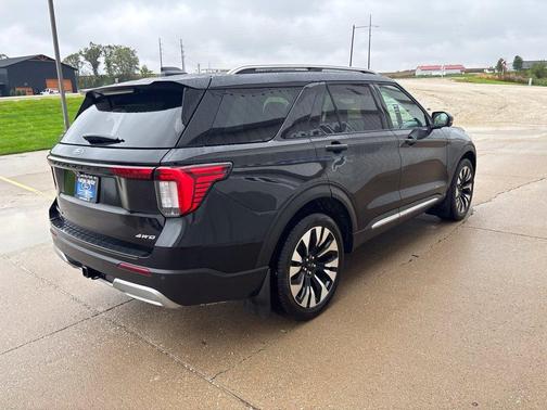 Agate Black Metallic 2026 Ford Explorer Platinum