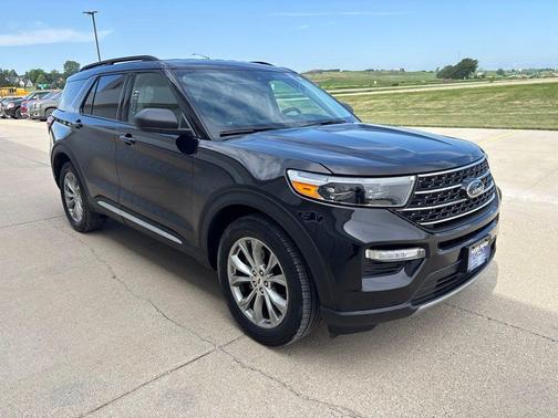 Black Metallic 2020 Ford Explorer XLT