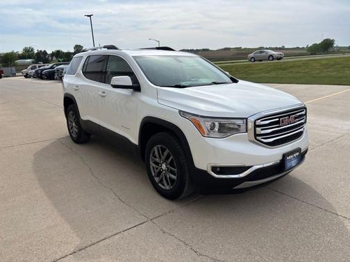 White Frost Tri-Coat 2019 GMC Acadia SLT-1