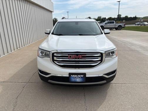 White Frost Tri-Coat 2019 GMC Acadia SLT-1