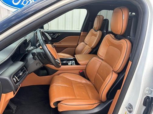 White Metallic 2023 Lincoln Aviator Black Label AWD