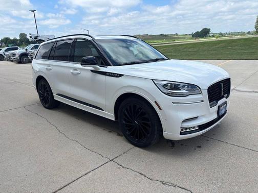 White Metallic 2023 Lincoln Aviator Black Label AWD