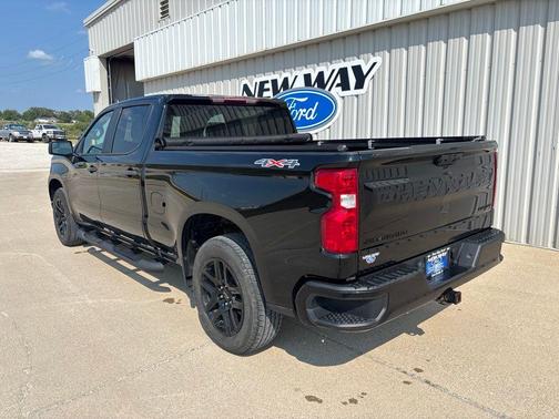 Black 2022 Chevrolet Silverado 1500 Custom