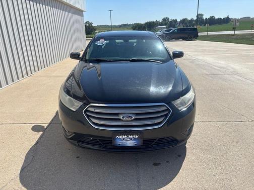 Tuxedo Black Metallic 2014 Ford Taurus SEL