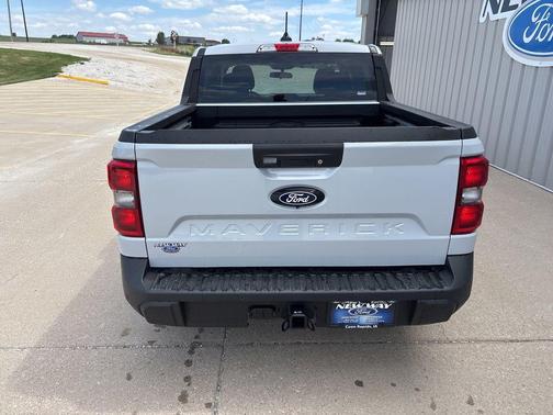 Space White Metallic 2026 Ford Maverick Lariat