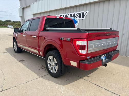 Rapid Red Metallic Tinted Clearcoat 2023 Ford F-150 Platinum