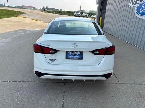 2022 Nissan Altima 2.5 S