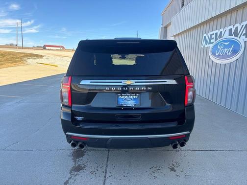 2021 Chevrolet Suburban High Country