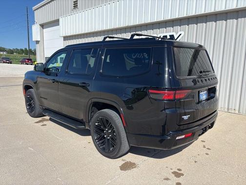 Diamond Black 2022 Jeep Wagoneer Series II