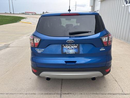 Lightning Blue Metallic 2017 Ford Escape SE