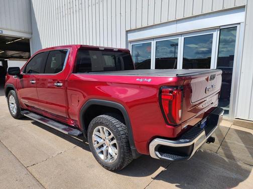 Red Quartz Tintcoat 2020 GMC Sierra 1500 SLT