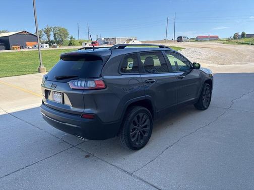 Granite Crystal Clearcoat Metallic 2021 Jeep Cherokee Latitude Lux
