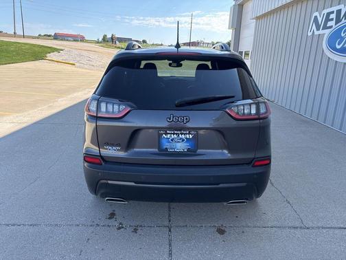 Granite Crystal Clearcoat Metallic 2021 Jeep Cherokee Latitude Lux
