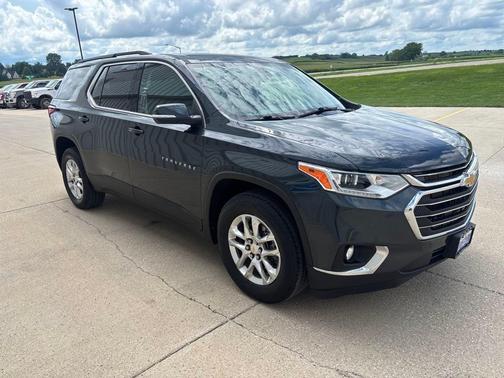 2021 Chevrolet Traverse LT Cloth