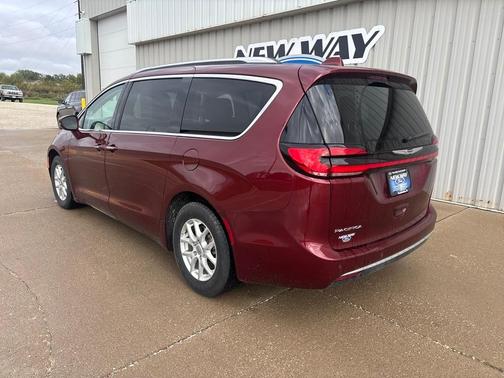 2021 Chrysler Pacifica Touring-L