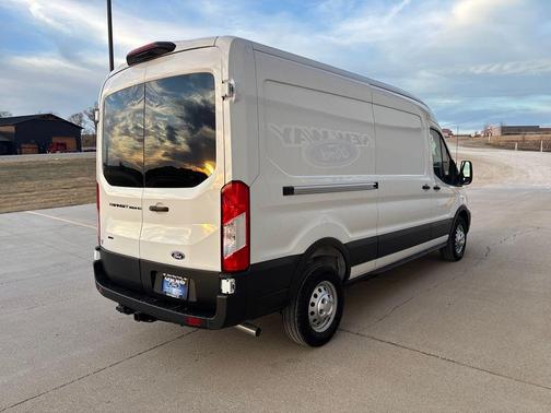 2026 Ford Transit-350 148 WB Medium Roof Cargo