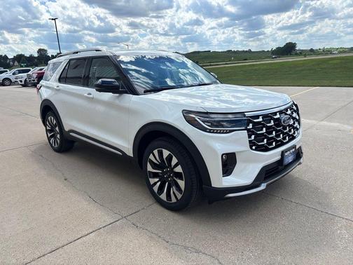 Star White 2026 Ford Explorer Platinum