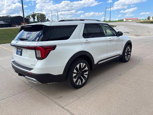 Star White 2026 Ford Explorer Platinum