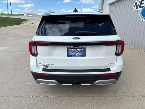 Star White 2026 Ford Explorer Platinum