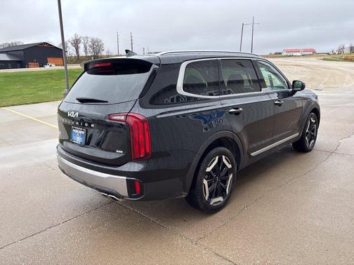 Ebony Black 2025 Kia Telluride S