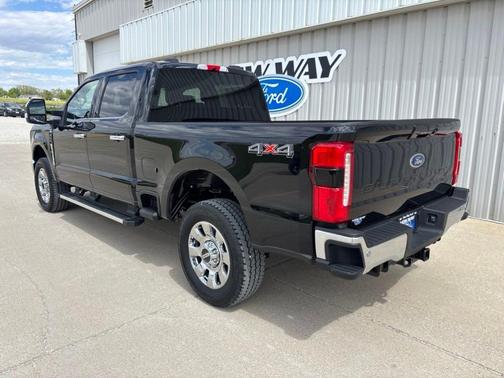 Agate Black Metallic 2026 Ford F-250 Lariat