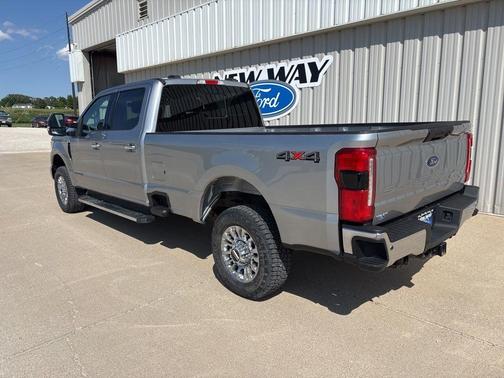 Iconic Silver Metallic 2021 Ford F-350 Lariat Super Duty