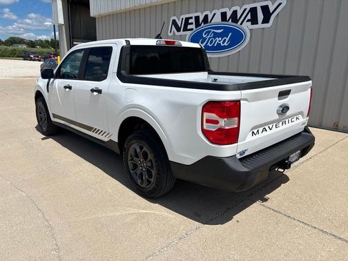 Oxford White 2024 Ford Maverick XLT