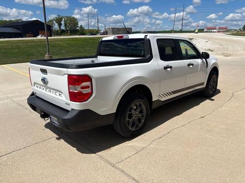 Oxford White 2024 Ford Maverick XLT