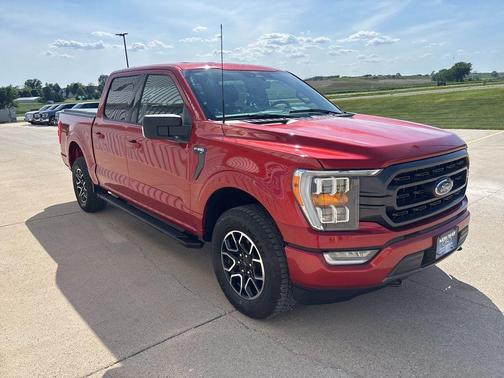 Chili Pepper Red 2023 Ford F-150 XLT