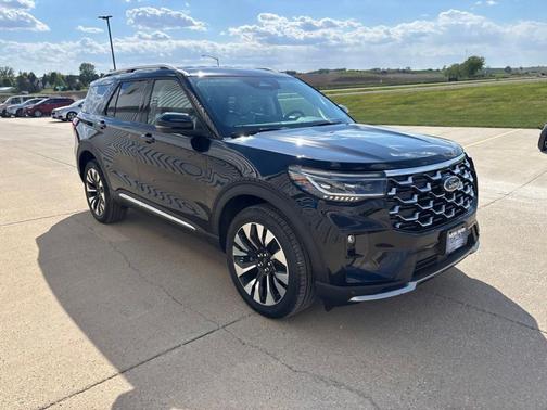 Agate Black Metallic 2026 Ford Explorer Platinum