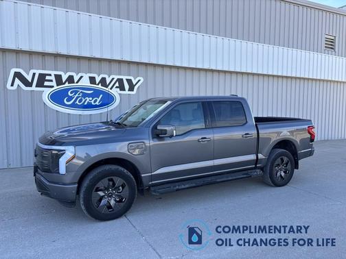 2023 Ford F-150 Lightning LARIAT