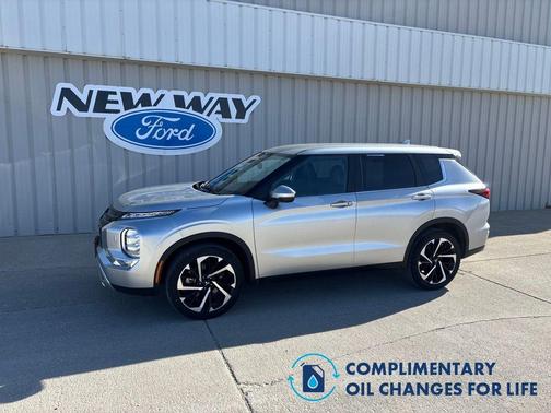 2024 Mitsubishi Outlander SE Black Edition