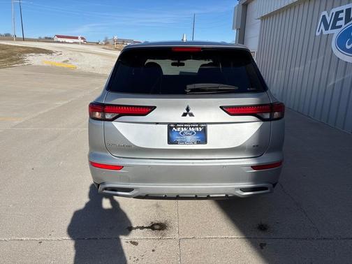 2024 Mitsubishi Outlander SE Black Edition