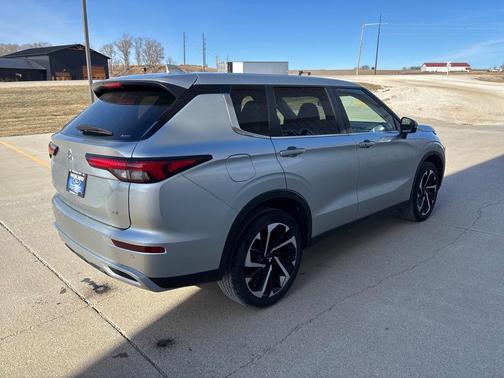 2024 Mitsubishi Outlander SE Black Edition