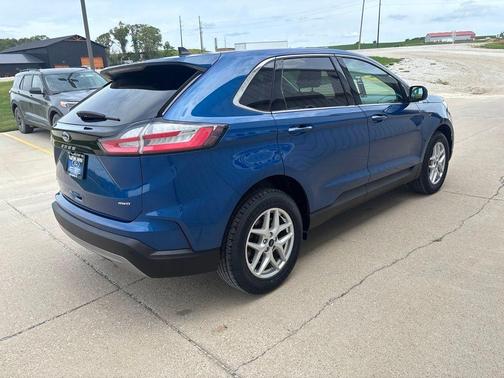 Blue Metallic 2024 Ford Edge SEL