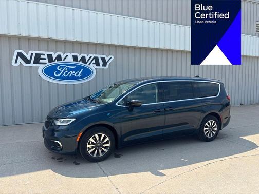 Fathom Blue Pearlcoat 2024 Chrysler Pacifica Hybrid Select