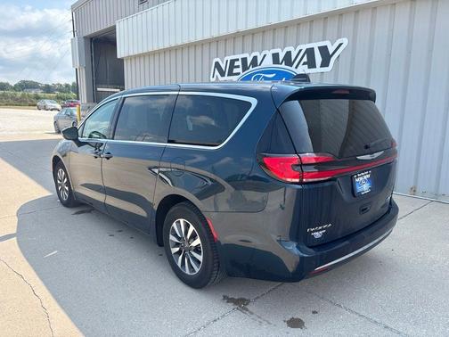 Fathom Blue Pearlcoat 2024 Chrysler Pacifica Hybrid Select
