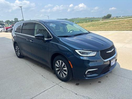 Fathom Blue Pearlcoat 2024 Chrysler Pacifica Hybrid Select